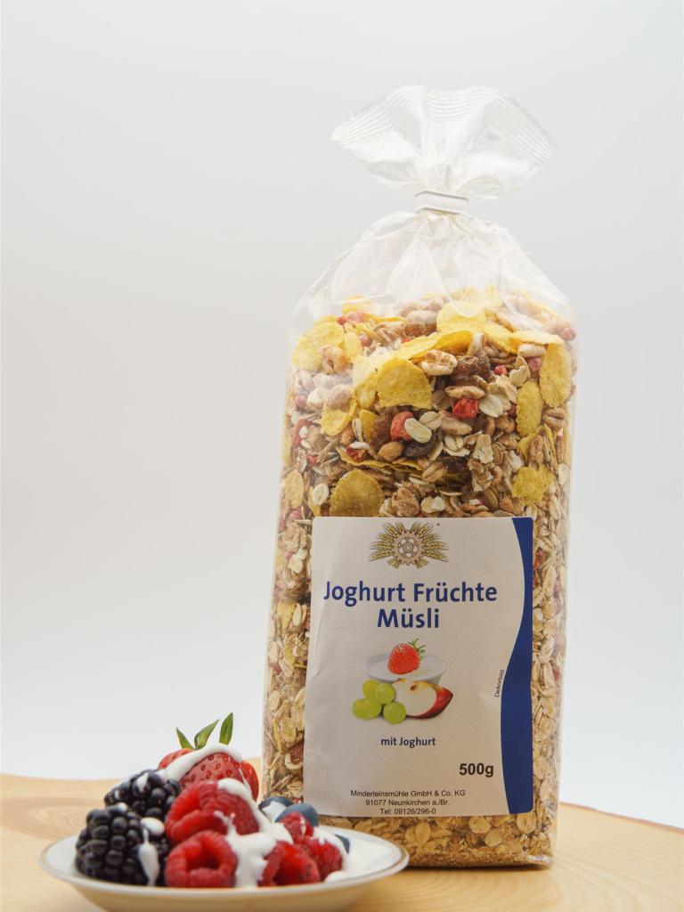 Joghurt Früchte Müsli