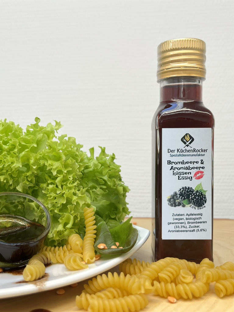 Brombeere und Aroniabeere Essig_kleine Flasche