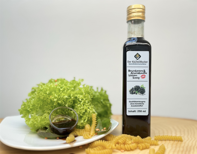 Brombeere und Aroniabeere Essig